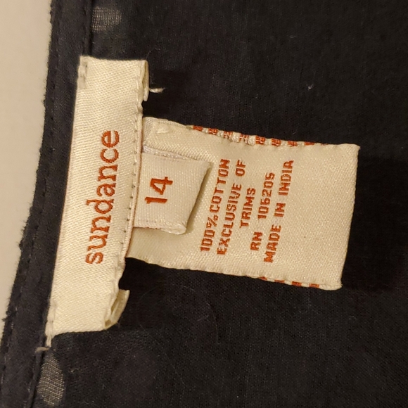 Sundance Jacquard and cutout short sleeve dress. - Picture 3 of 4